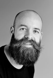gray-scale-bearded-man-842980