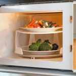 how do microwaves work
